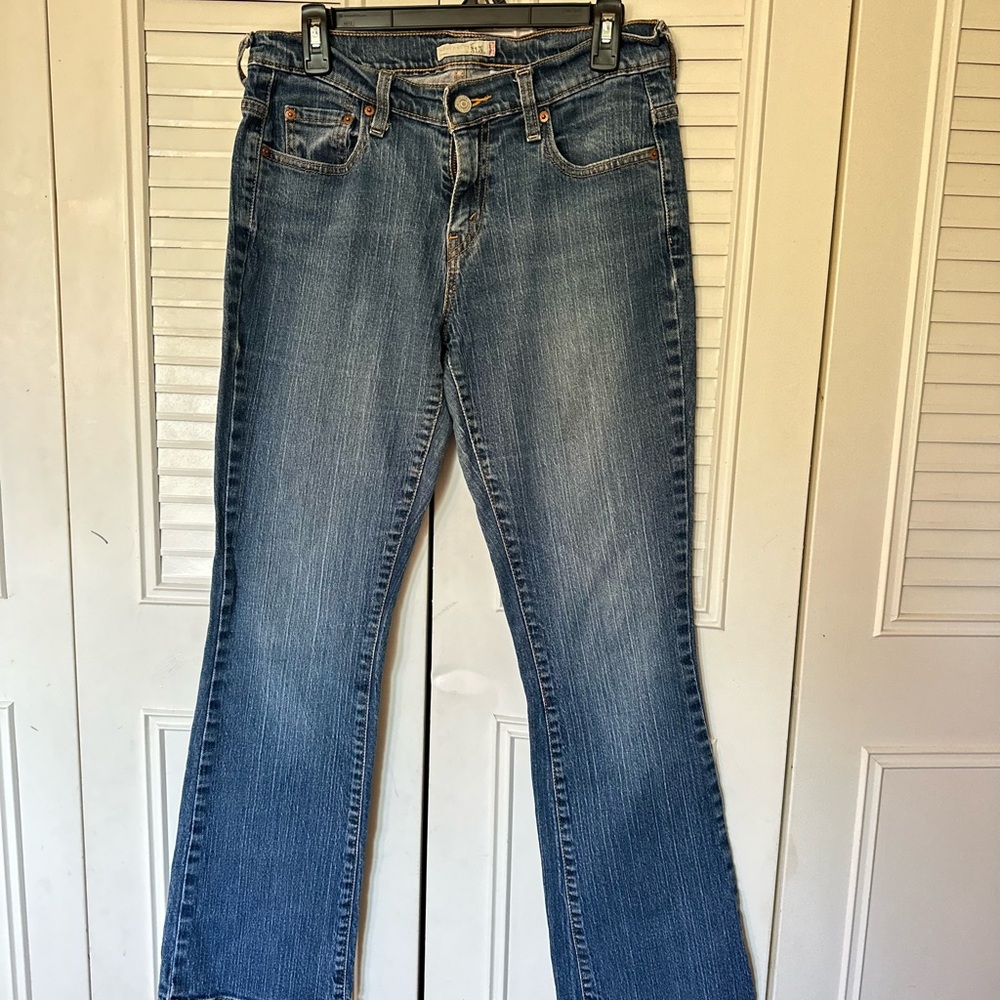 Levi's Women's Flare Jeans in Classic Blue